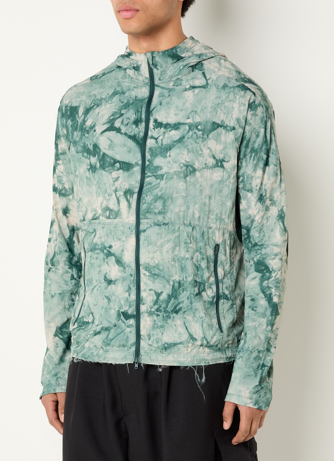 Y-3 Jack met camouflageprint en capuchon - detail 2 groen