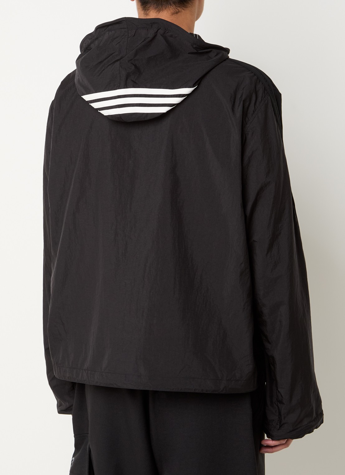 Y-3 Windjack met logo en capuchon - achterkant zwart