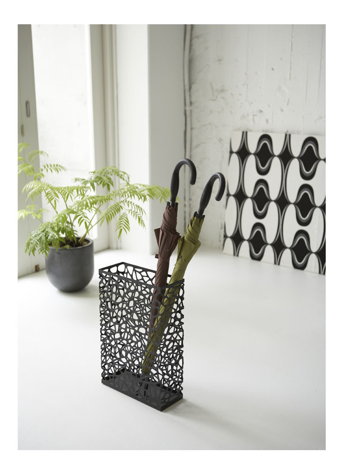 Yamazaki Nest Slim paraplu standaard - voorkant 2 zwart