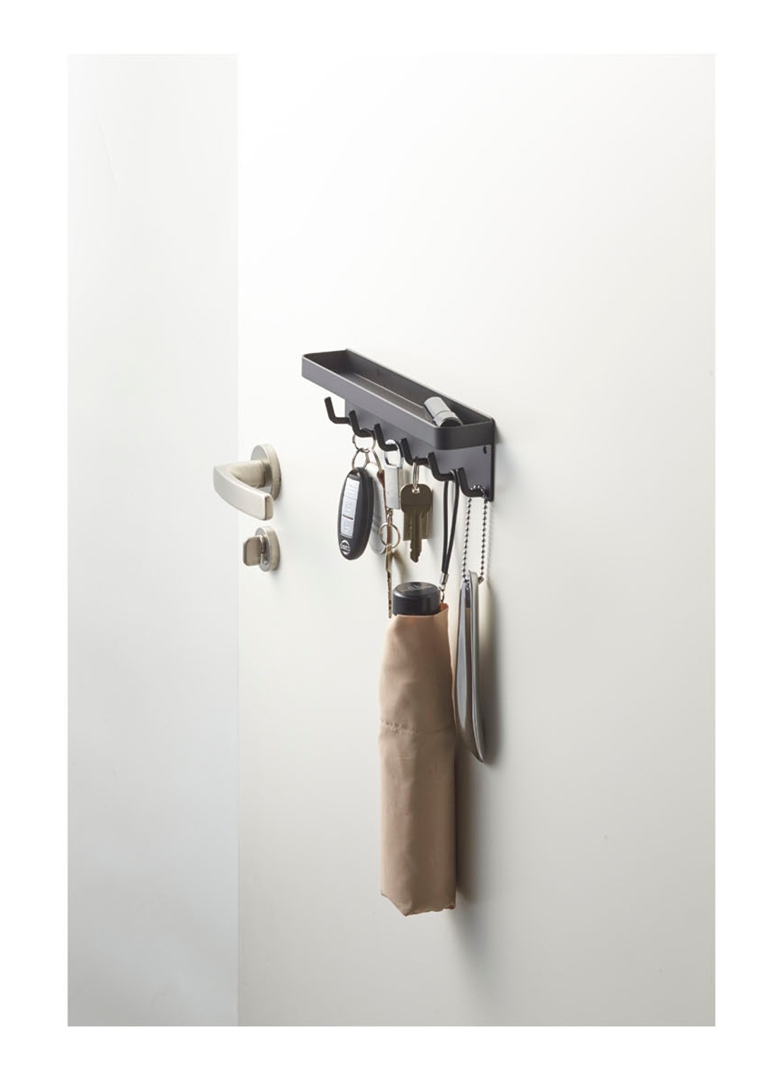 Yamazaki Smart magnetisch sleutelrek 24,5 cm - voorkant 2 zwart