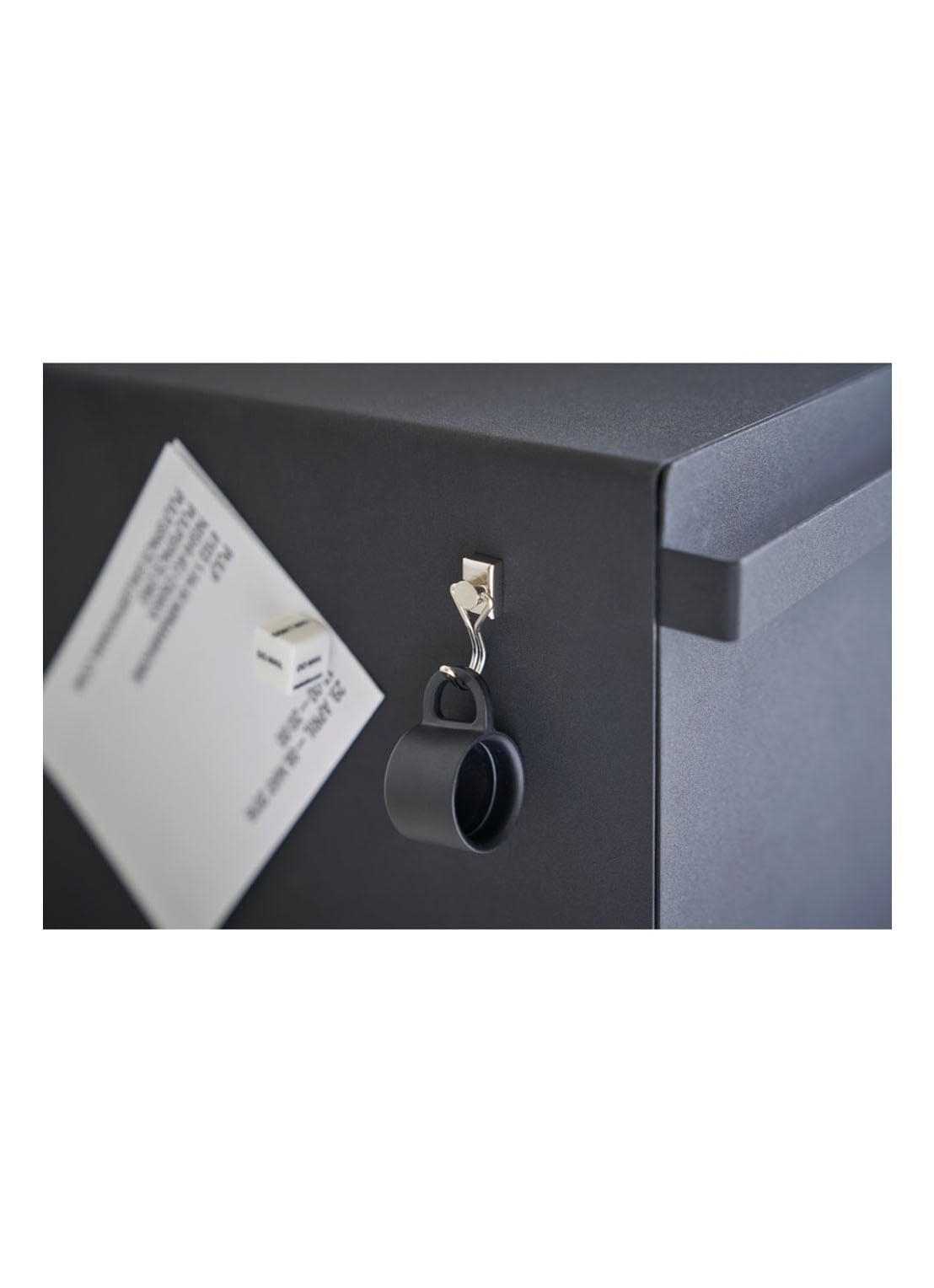 Yamazaki Tower broodtrommel - detail zwart