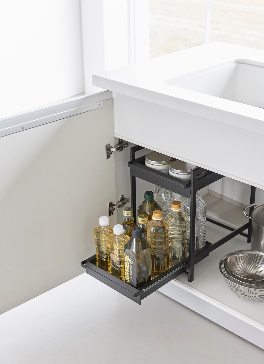 Yamazaki Tower keukenkast organizer 30 x 68,5 x 45 cm - detail zwart