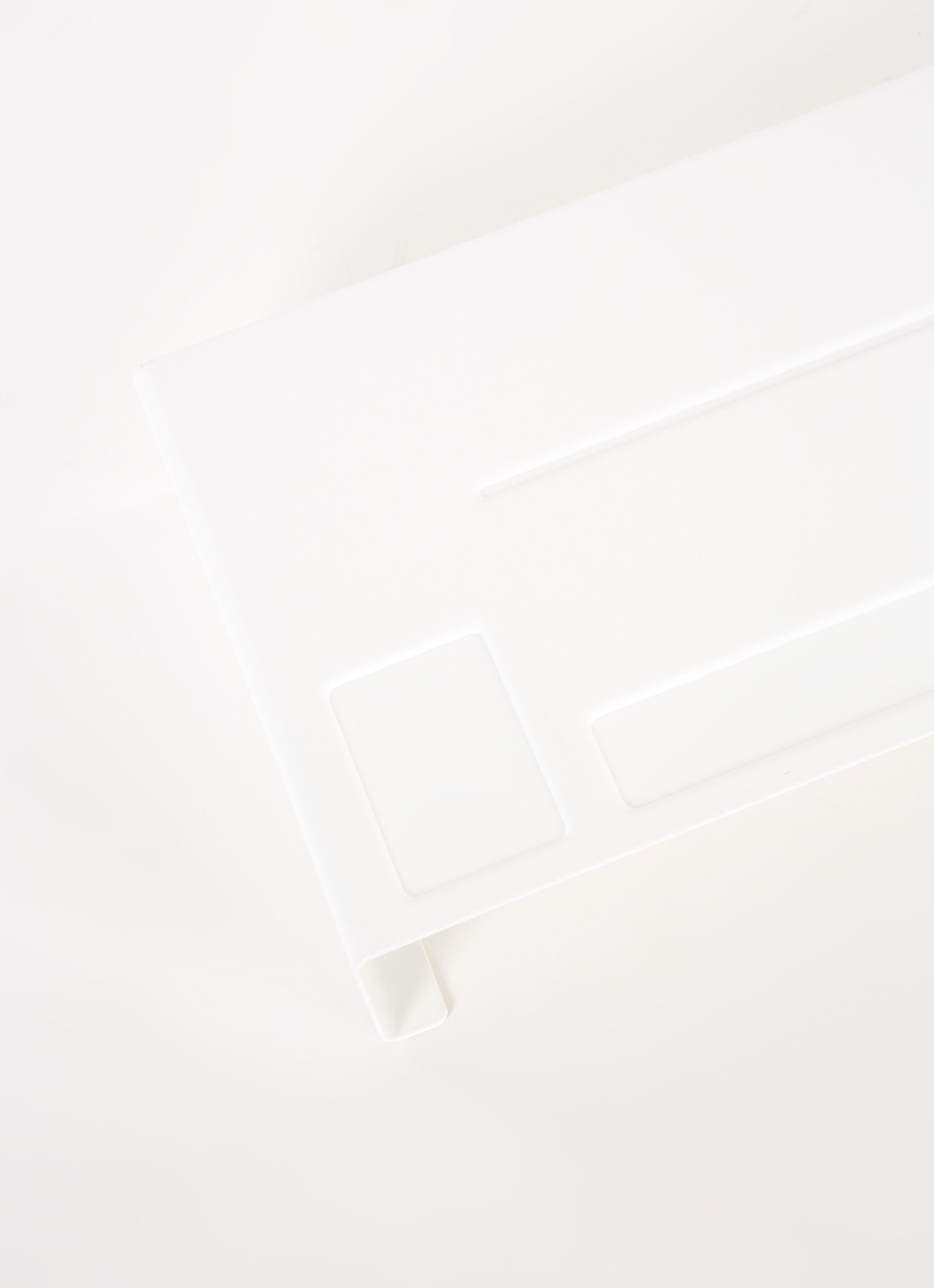Yamazaki Tower pc monitorstandaard 59 x 24 x 8 cm - detail 3 wit