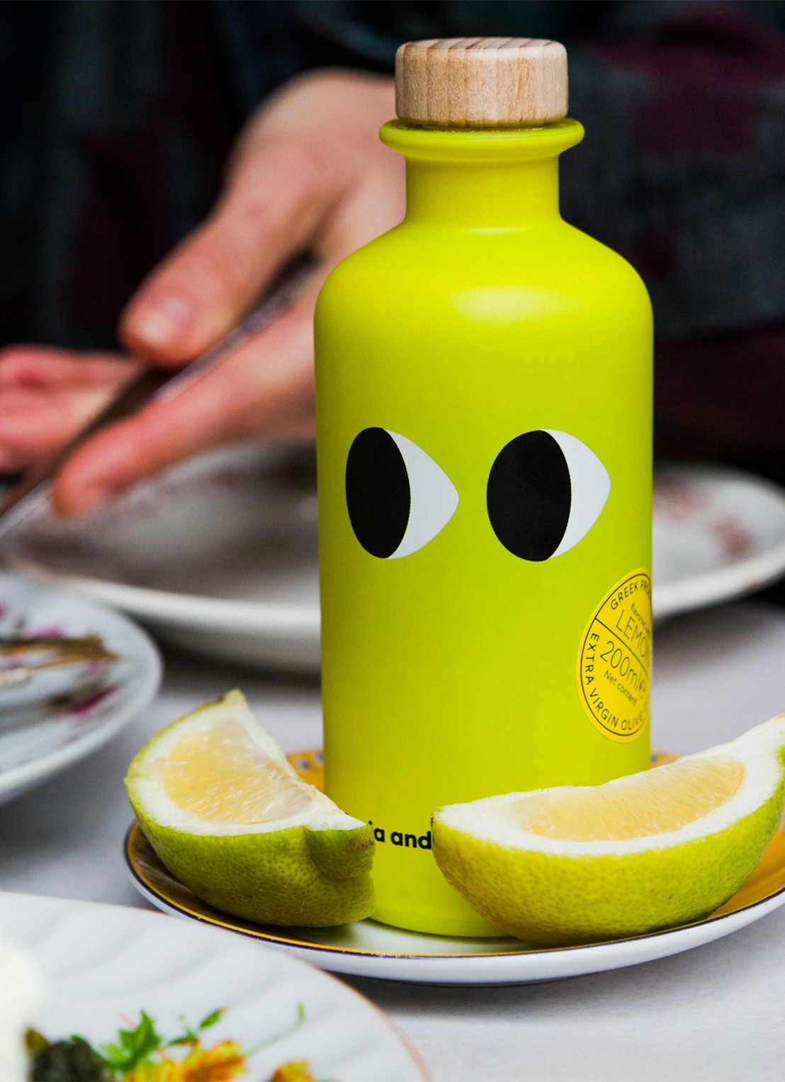 yiayia and friends Infused Lemon Extra Vierge olijfolie 200 ml - voorkant 3 undefined