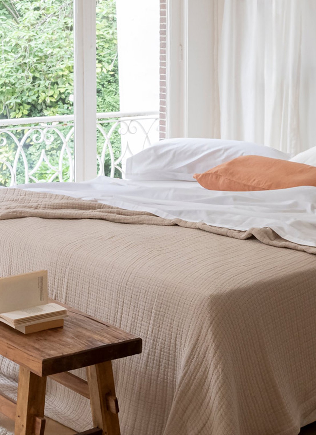 Yumeko Bedsprei van katoen 200 x 220 cm - voorkant 2 donkerbeige