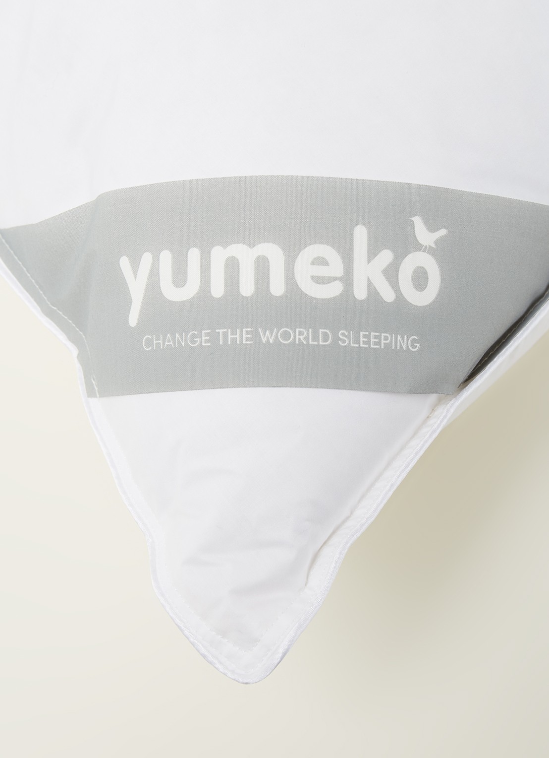 Yumeko Medium hoofdkussen met donsvulling 60 x 70 cm - detail 3 wit