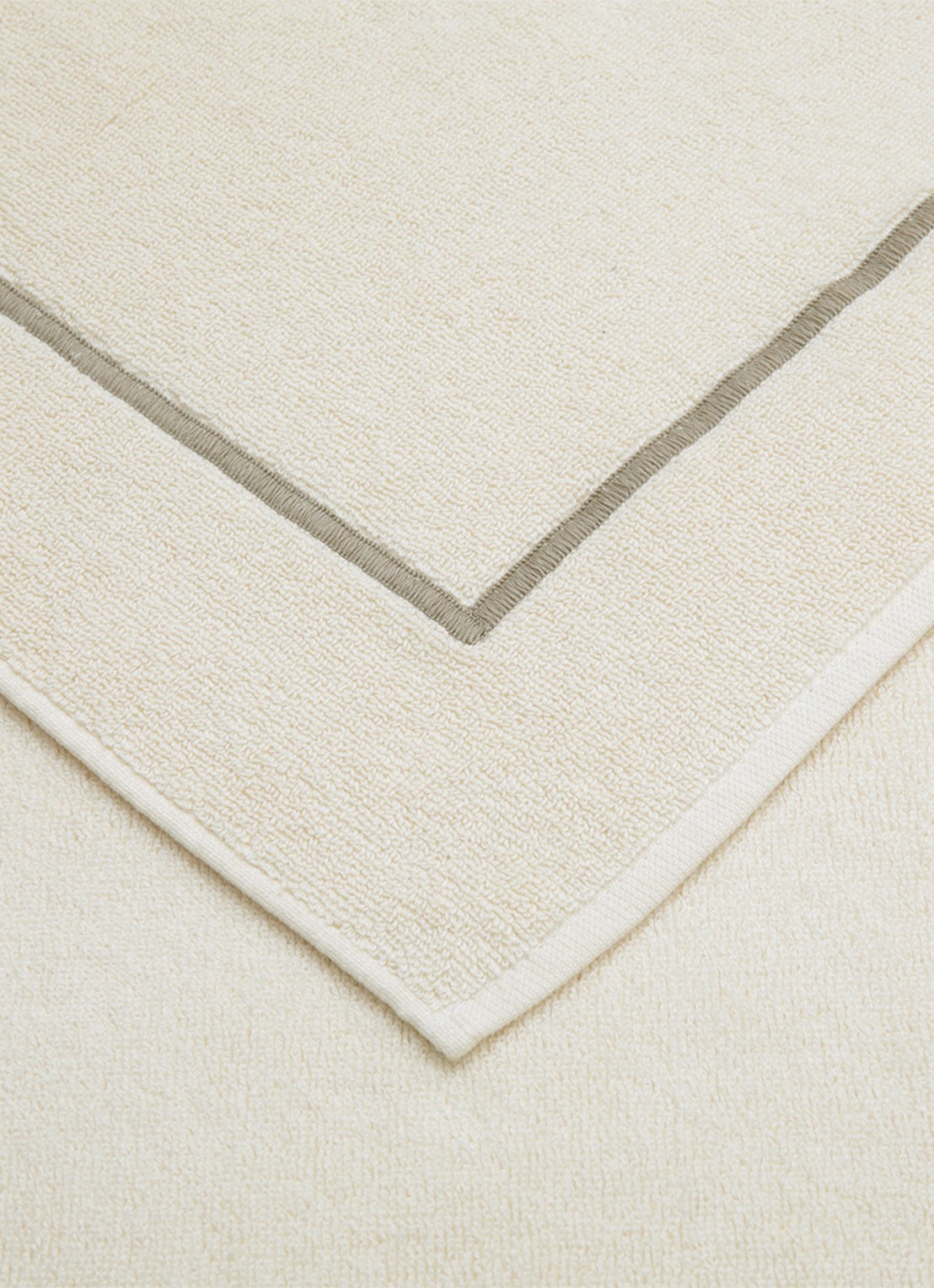 Yves Delorme Croisiere strandlaken  - 480 gr/m2 - 92 x 200 cm - detail 2 creme