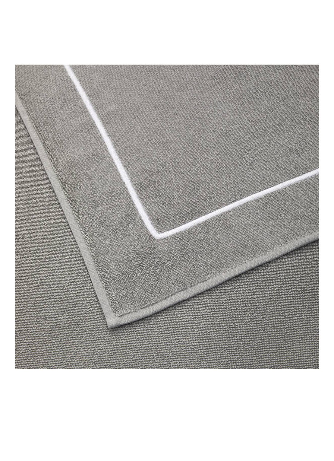 Yves Delorme Croisiere strandlaken  - 480 gr/m2 - 92 x 200 cm - achterkant lichtgrijs