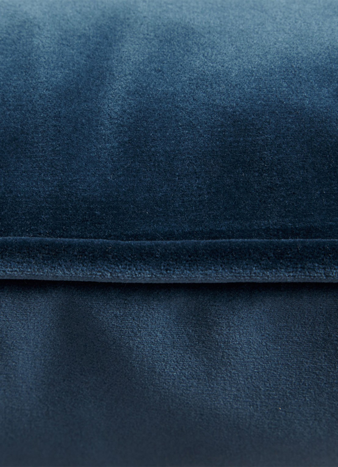 Yves Delorme Divan sierkussenhoes van fluweel - detail donkerblauw