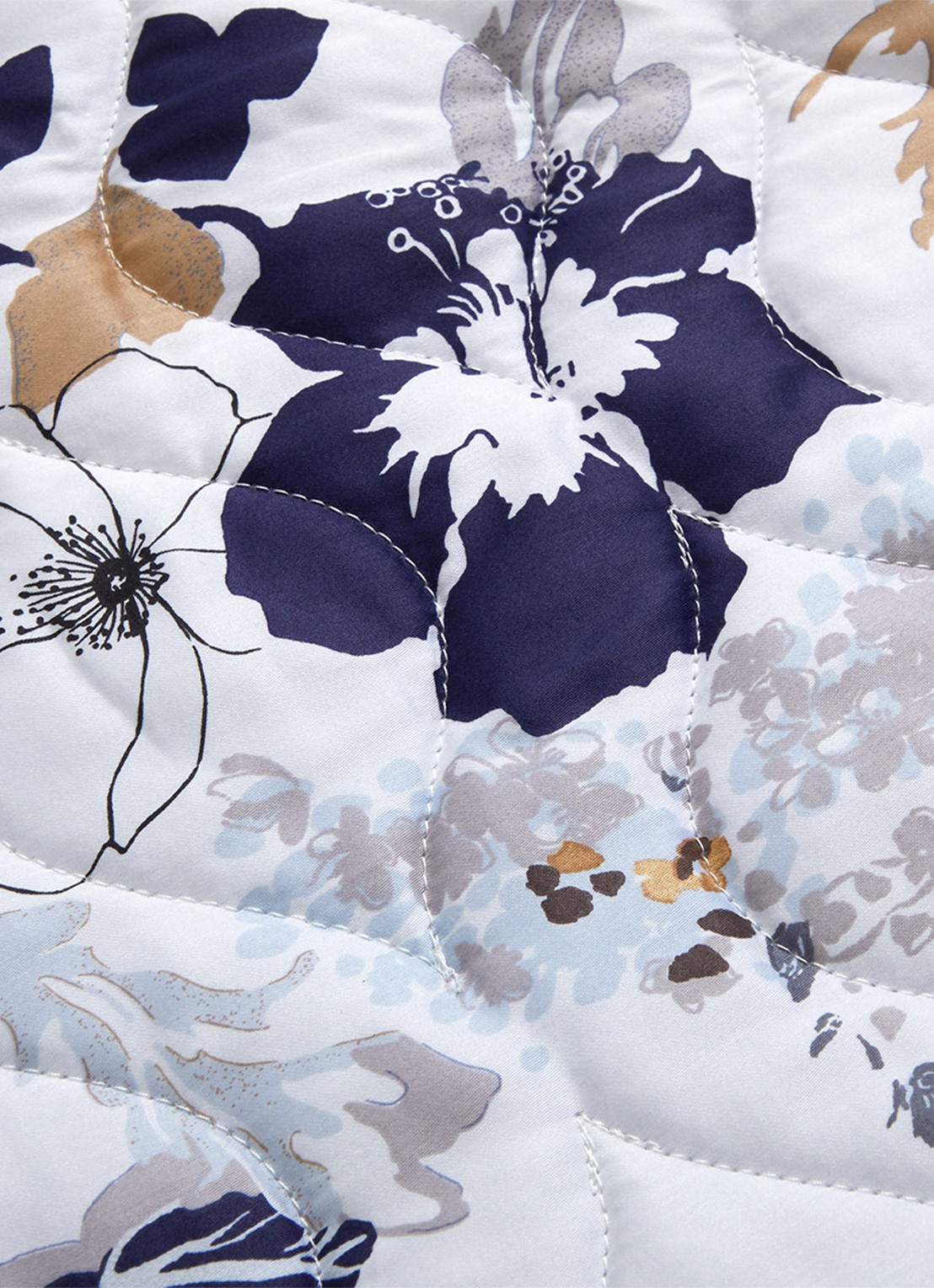 Yves Delorme Eclipses bedsprei van  katoensatijn - voorkant 2 blauw