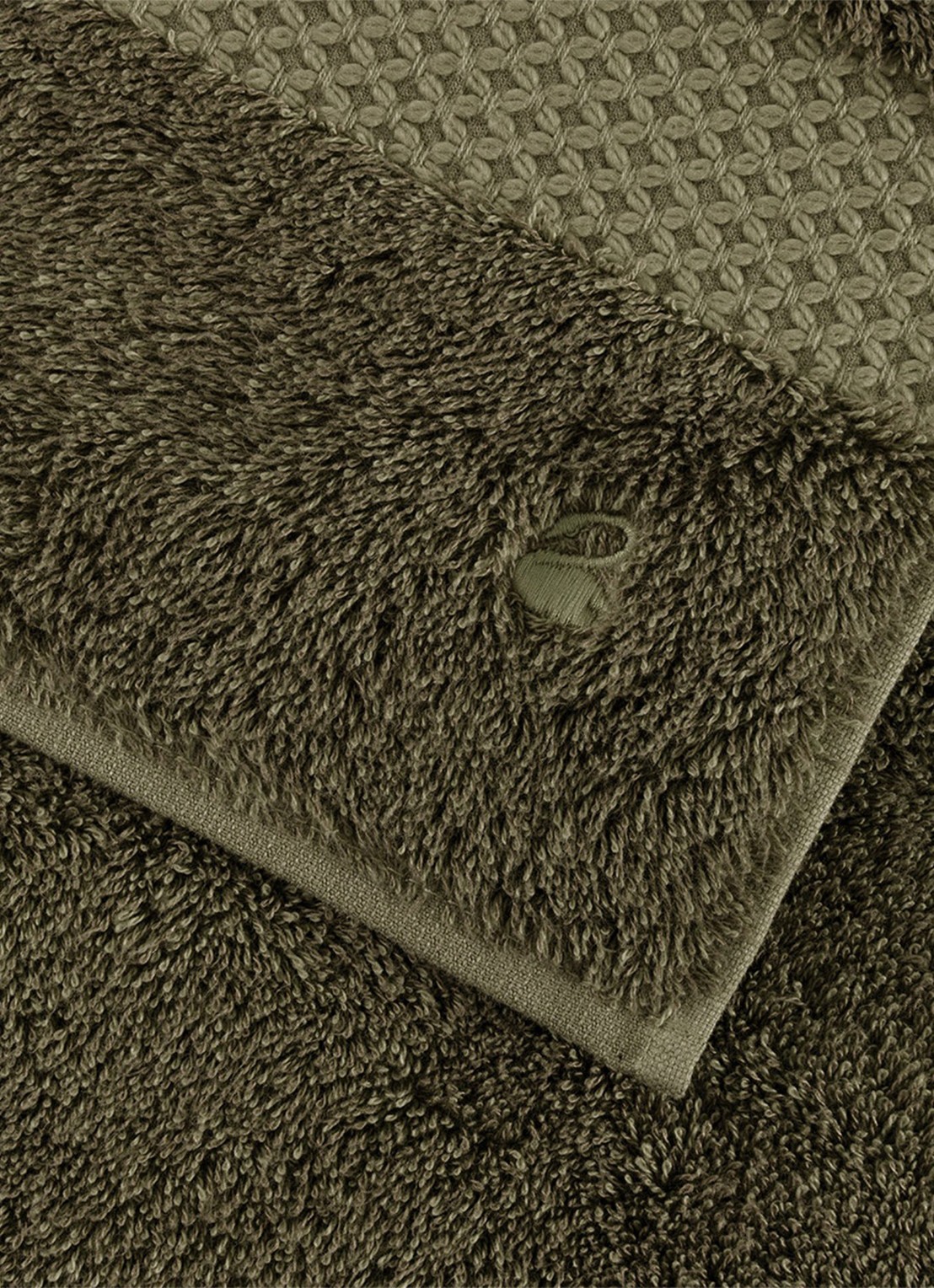 Yves Delorme Etoile badhanddoek - 700 gr/m2 - 55 x 100 cm - achterkant khaki
