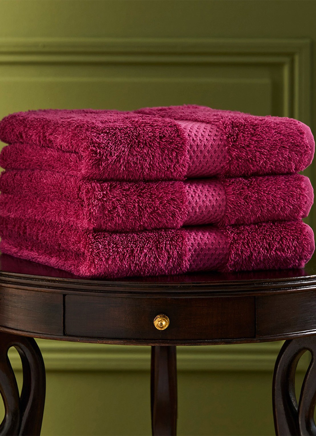 Yves Delorme Etoile gastendoek - 700 gr/m2 - 45 x 70 cm - voorkant 4 fuchsia