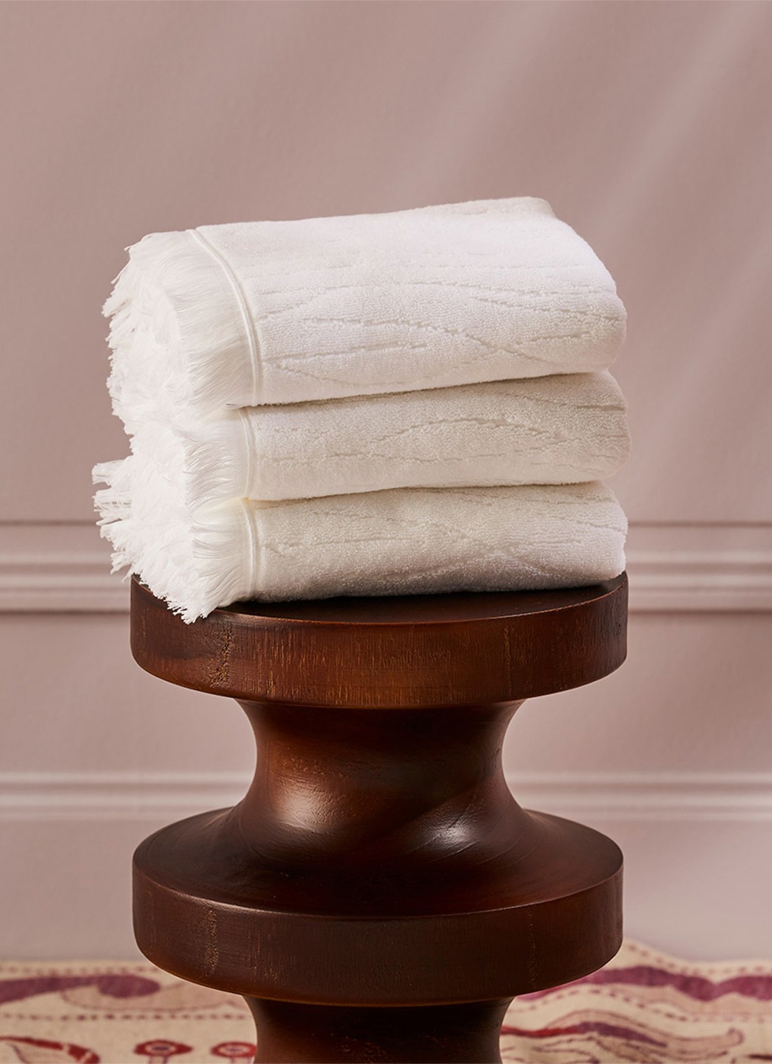 Yves Delorme Luciole badhanddoek - 530 gr/m2 - 90 x 150 cm - detail 2 wit
