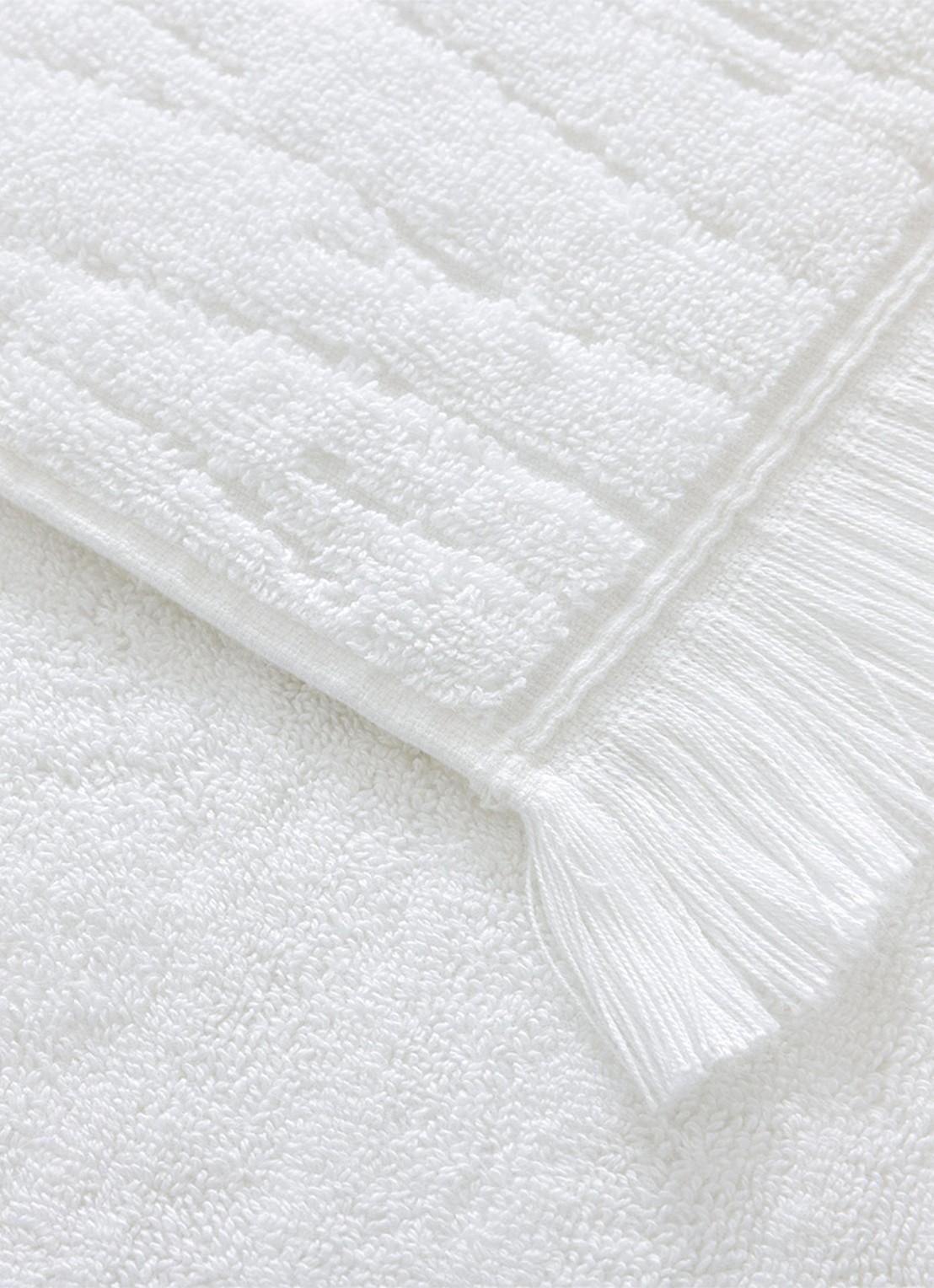 Yves Delorme Luciole badlaken - 530 gr/m2 - 70 x 140 cm - achterkant 5 wit