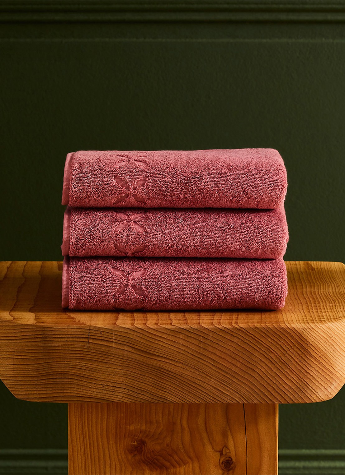 Yves Delorme Nature Amande gastendoek - 550 gr/m2 - detail roze