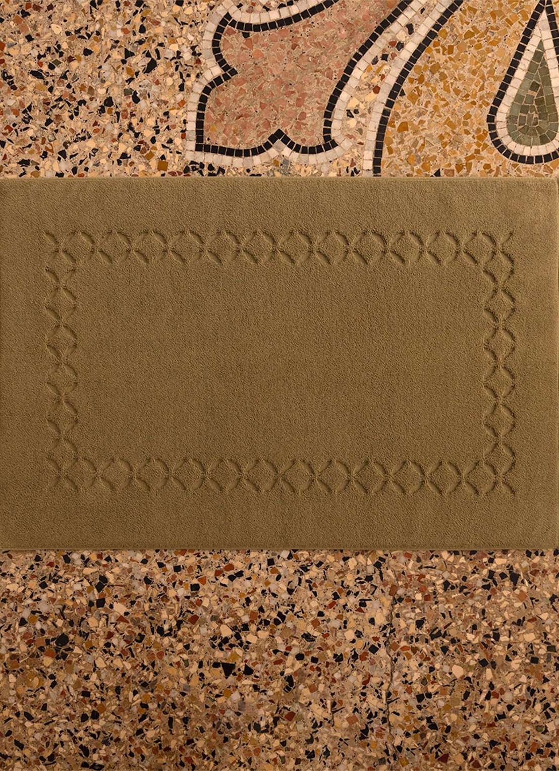 Yves Delorme Nature badmat 55 x 90 cm - voorkant 2 khaki