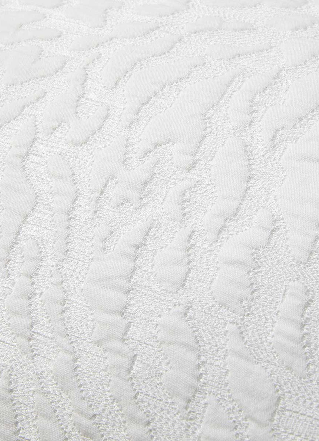 Yves Delorme Souvenir kussenhoes in zijdeblend 33 x 57 cm - detail 4 wit