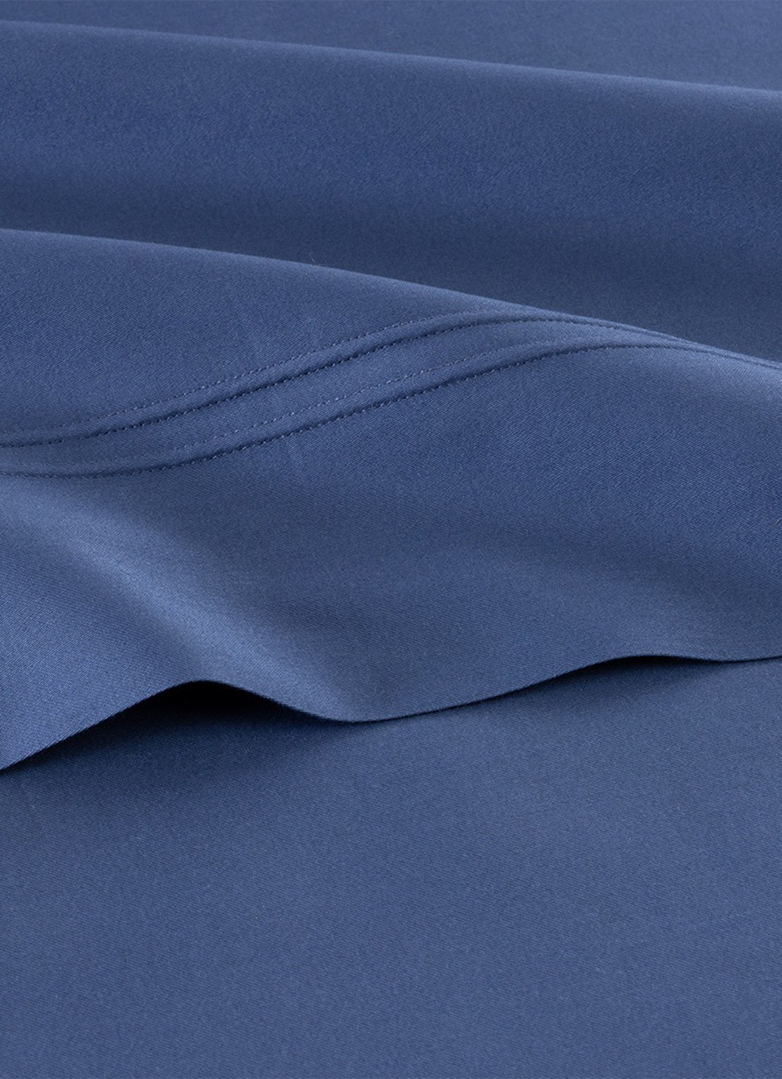 Yves Delorme Triomphe laken van katoensatijn 310TC - detail donkerblauw