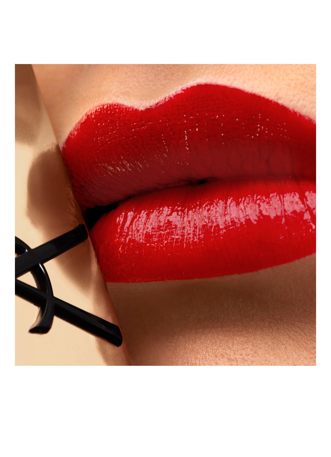 Yves Saint Laurent Rouge Pur Couture Lipstick  - detail 4 r1