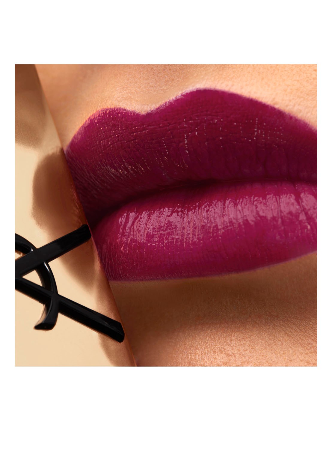 Yves Saint Laurent Rouge Pur Couture Lipstick  - detail 5 p1
