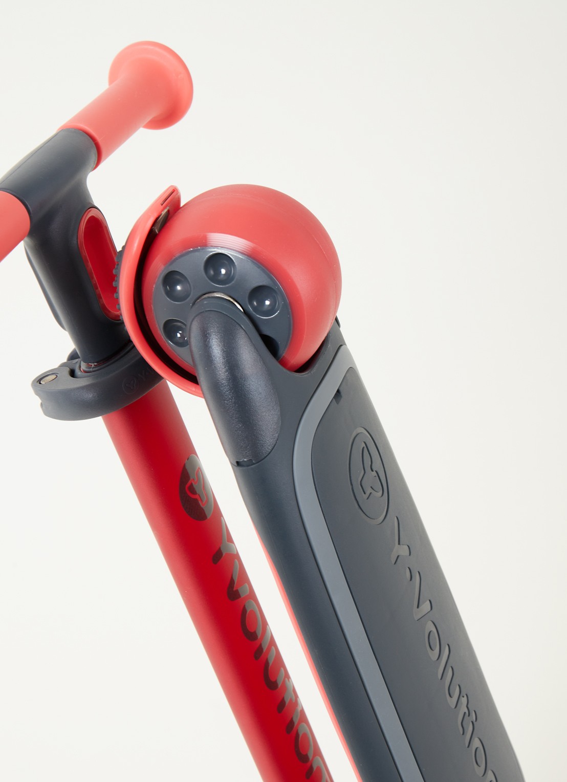 Yvolution Y Glider Nua step - detail 3 steenrood