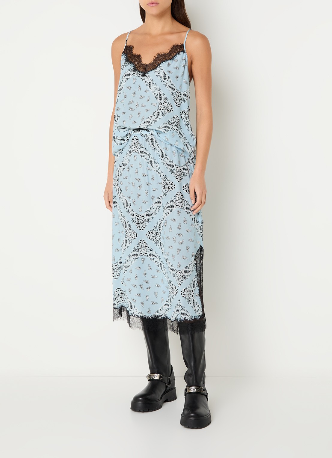 Zadig&Voltaire Cespa spaghettitop met paisley dessin en details van kant - voorkant 2 lichtblauw