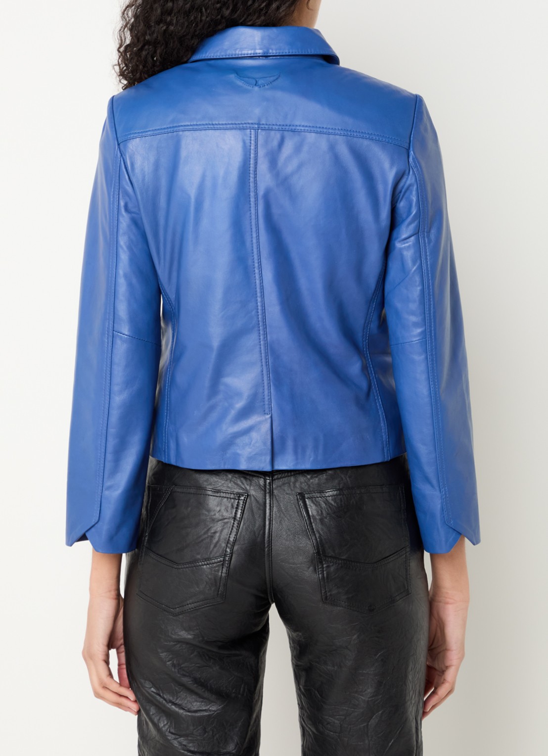 Zadig&Voltaire Liam jack van lamsleer met schoudervulling en paspelzakken - achterkant blauw