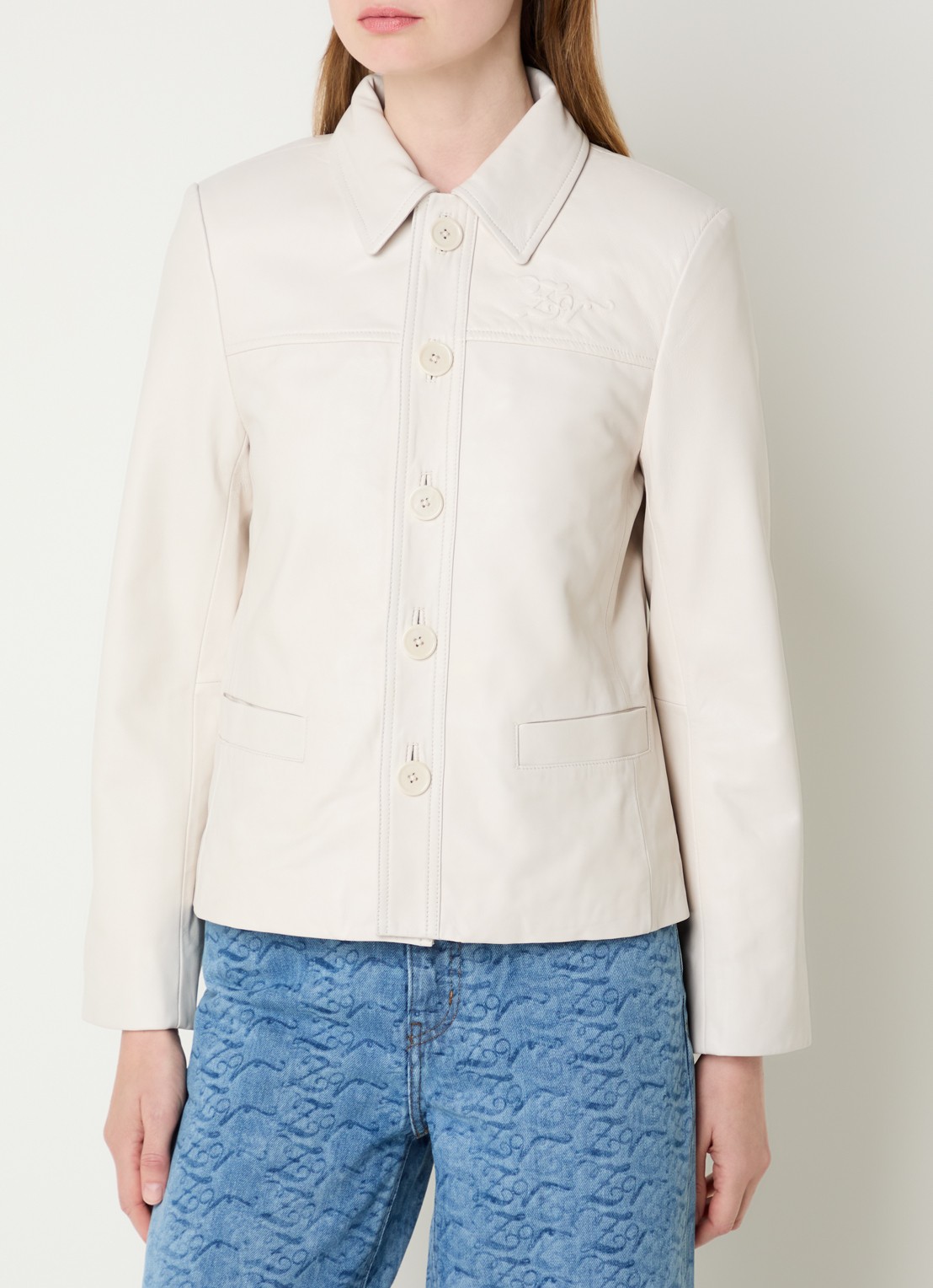 Zadig&Voltaire Liamys jack van lamsleer met logo - detail 4 creme