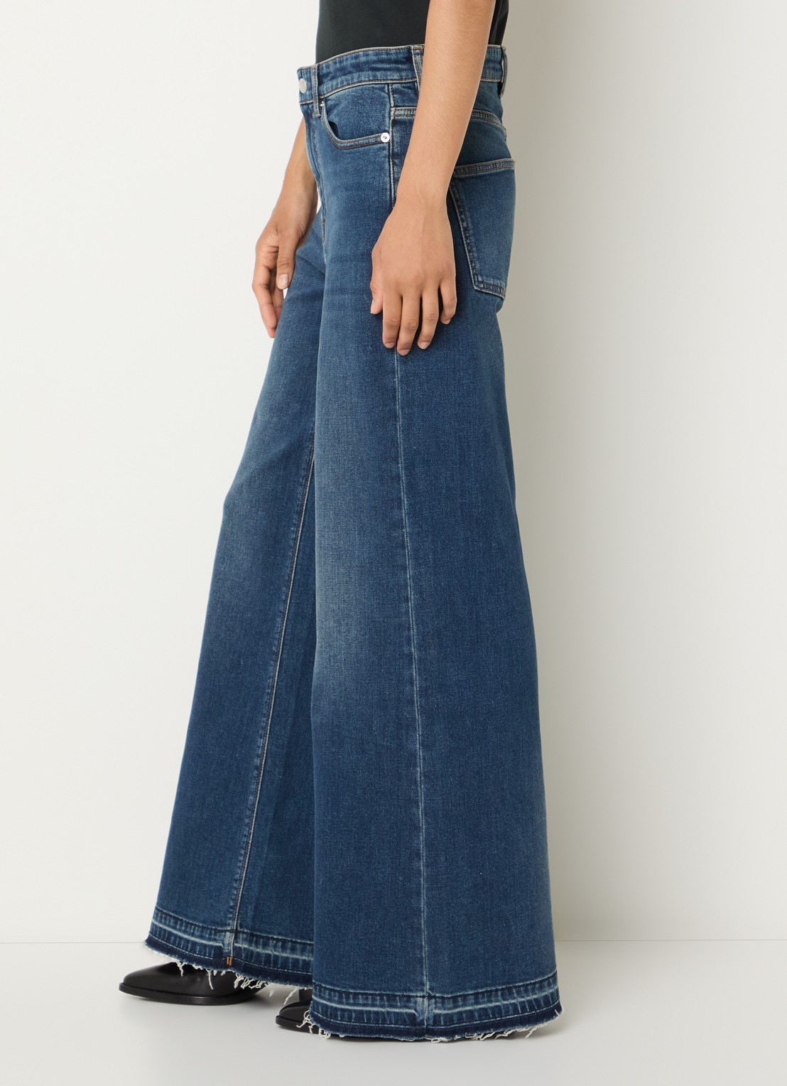 Zadig&Voltaire Mid waist flared jeans met donkere wassing en gerafelde zoom - detail 5 indigo