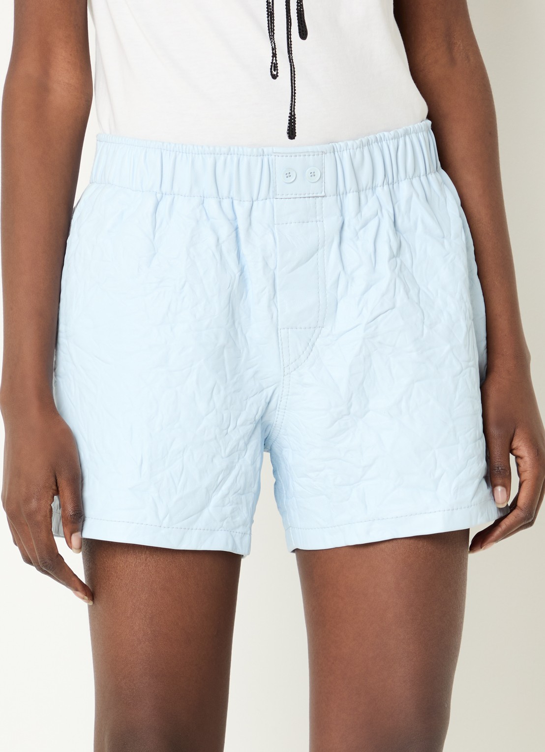 Zadig&Voltaire Pax cuir high waist straight fit korte broek van lamsleer - detail 3 lichtblauw