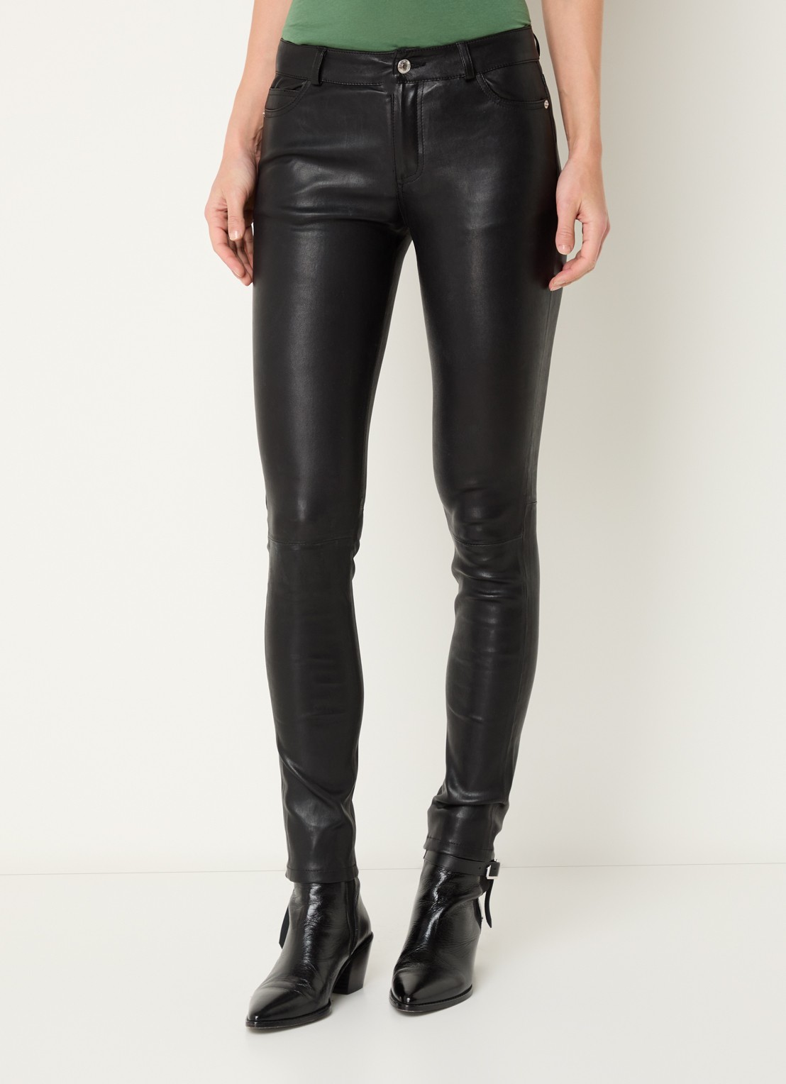 Zadig&Voltaire Phlame high waist tapered fit broek van lamsleer  - detail 3 zwart