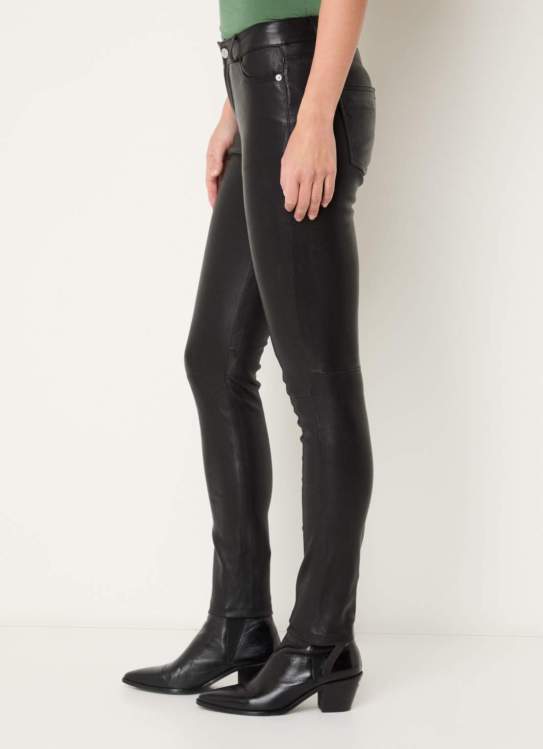 Zadig&Voltaire Phlame high waist tapered fit broek van lamsleer  - detail 4 zwart