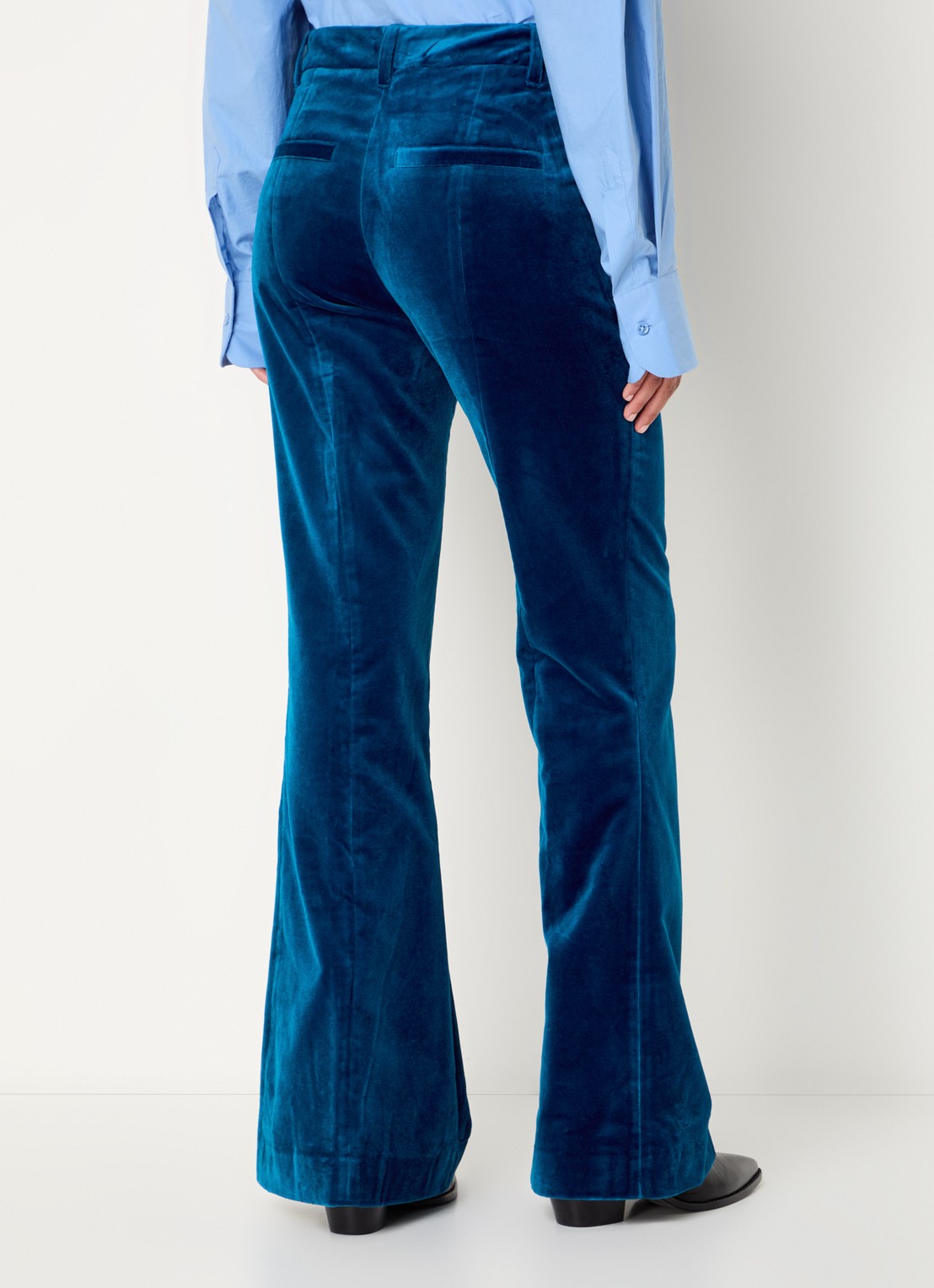 Zadig&Voltaire Prevy high waist flared fit pantalon van fluweel met steekzakken - achterkant 3 petrol