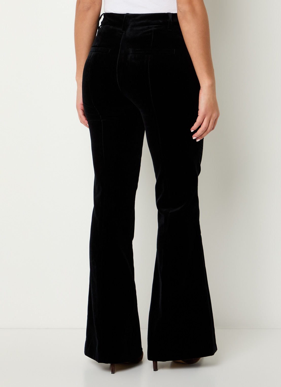 Zadig&Voltaire Prevy high waist flared fit pantalon van fluweel met steekzakken - achterkant zwart