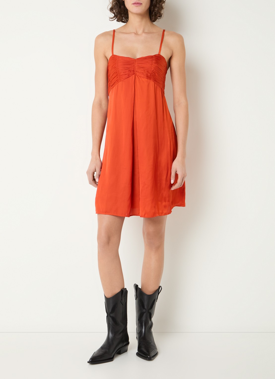 Zadig&Voltaire Rippies mini jurk van satijn met plooidetail en smockwerk - voorkant 2 oranje