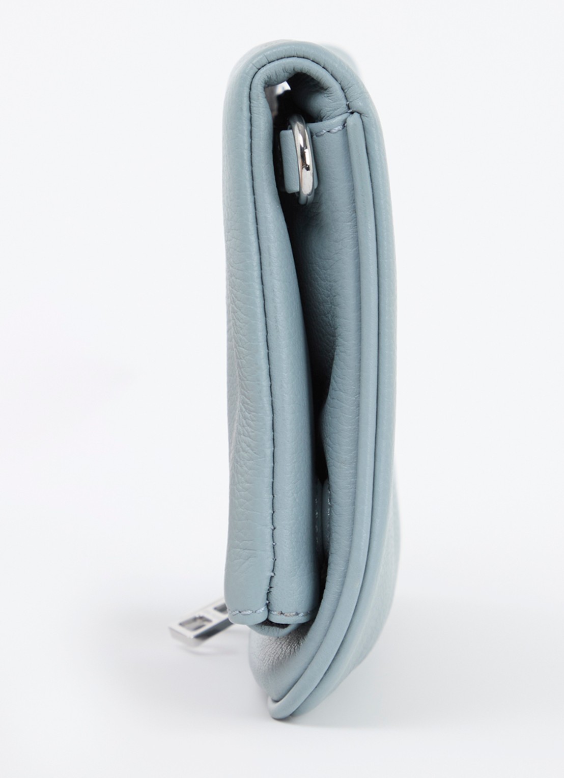Zadig&Voltaire Rock Grained clutch van leer met afneembare schouderriem - detail 2 lichtblauw