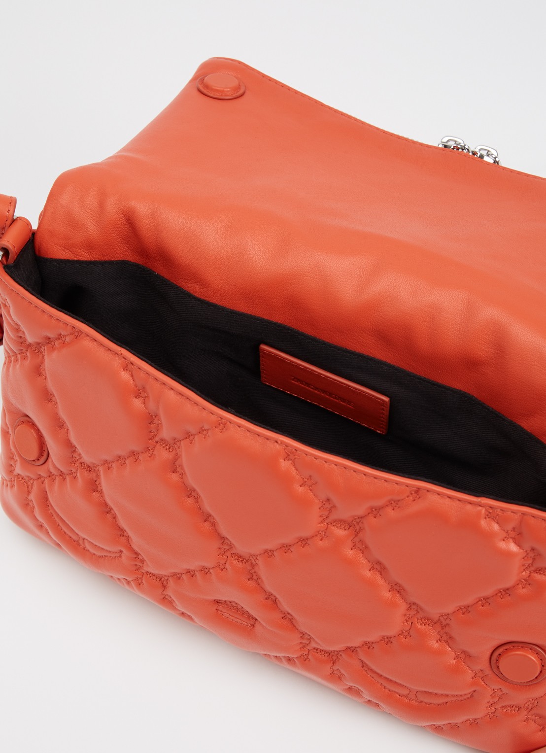 Zadig&Voltaire Rock II schoudertas van lamsleer met quilt patroon  - detail oranjerood