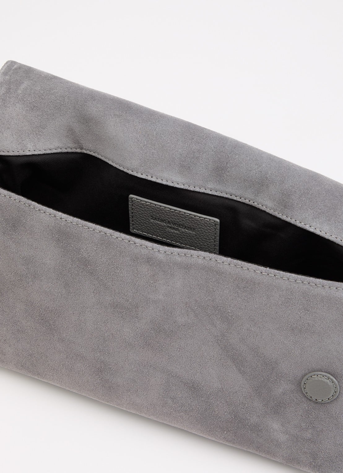 Zadig&Voltaire Rocky II schoudertas van suède met verstelbare schouderriem - detail staalblauw