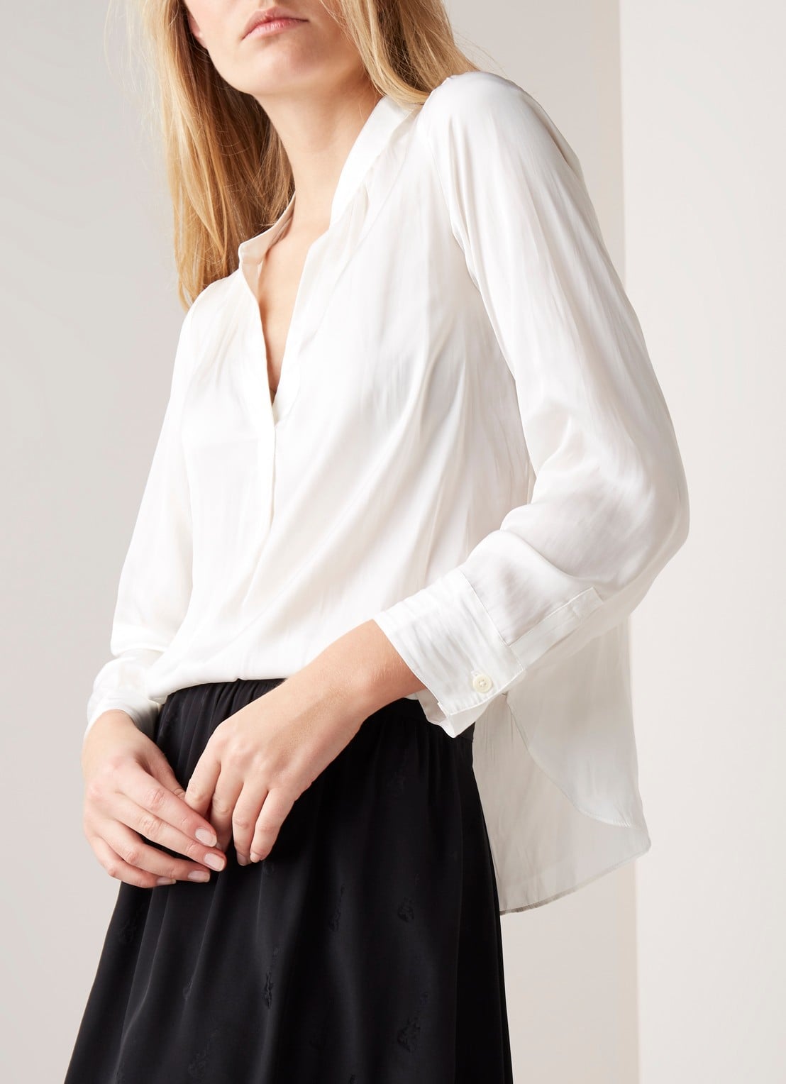 Zadig&Voltaire Tink blouse van satijn met V-hals - detail 2 wit