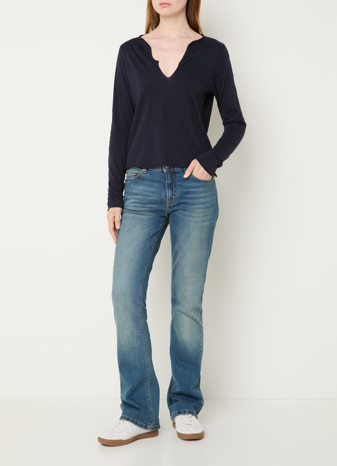 Zadig&Voltaire Tuni longsleeve met V-hals en sierknopen - voorkant 4 donkerblauw
