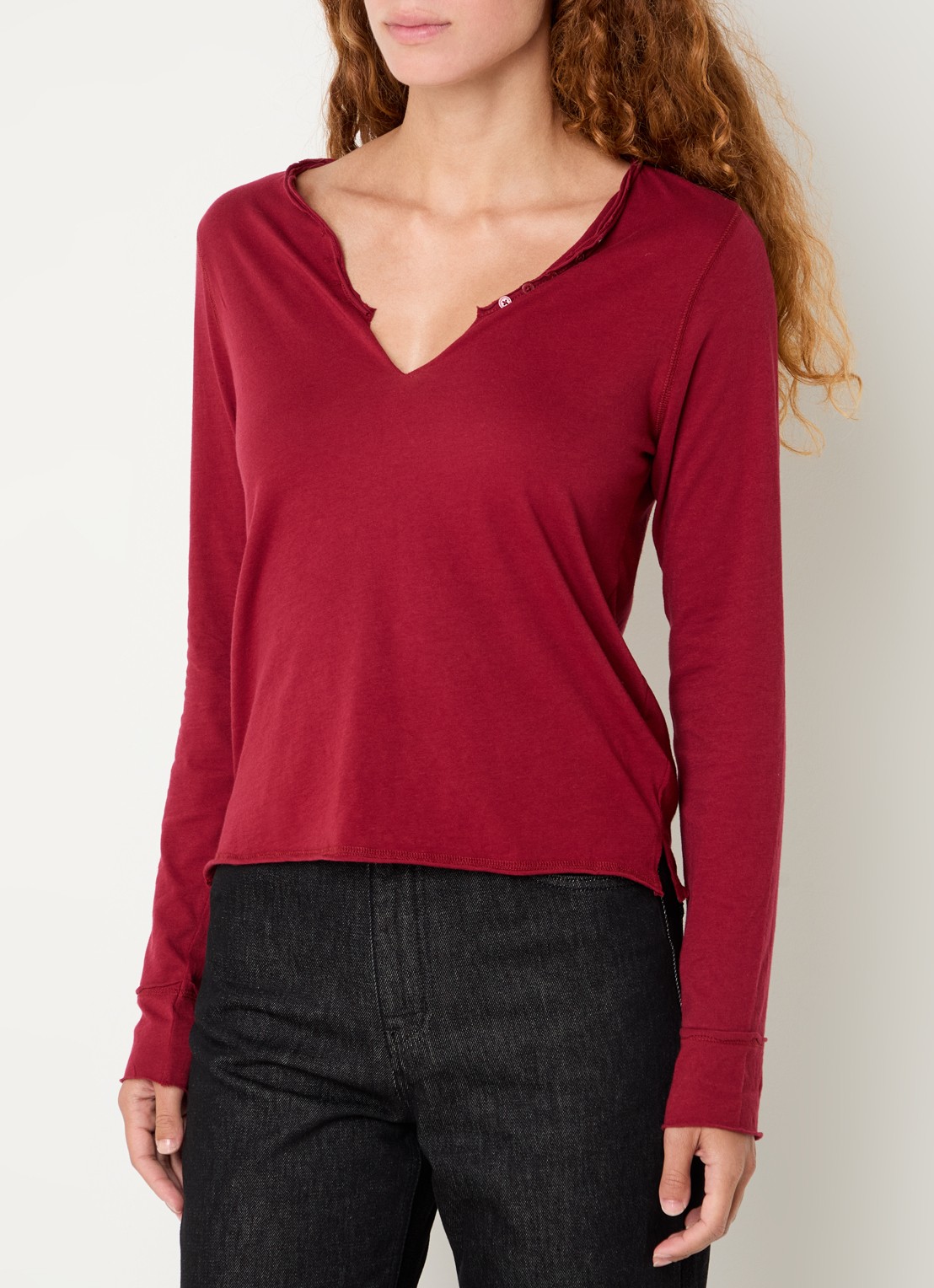 Zadig&Voltaire Tuni longsleeve met V-hals en sierknopen - detail rood