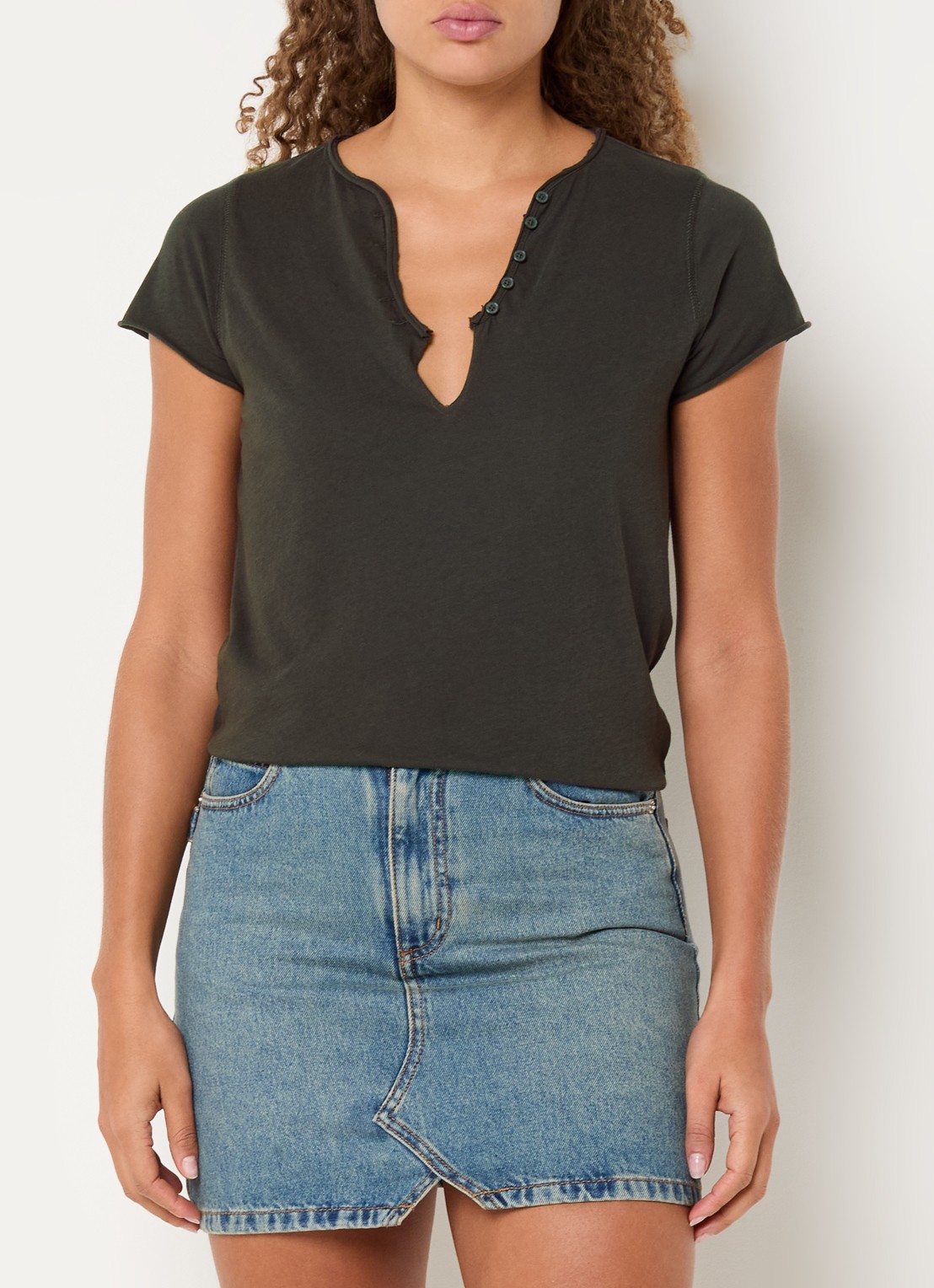 Zadig&Voltaire Tuni T-shirt met V-hals - detail bruin