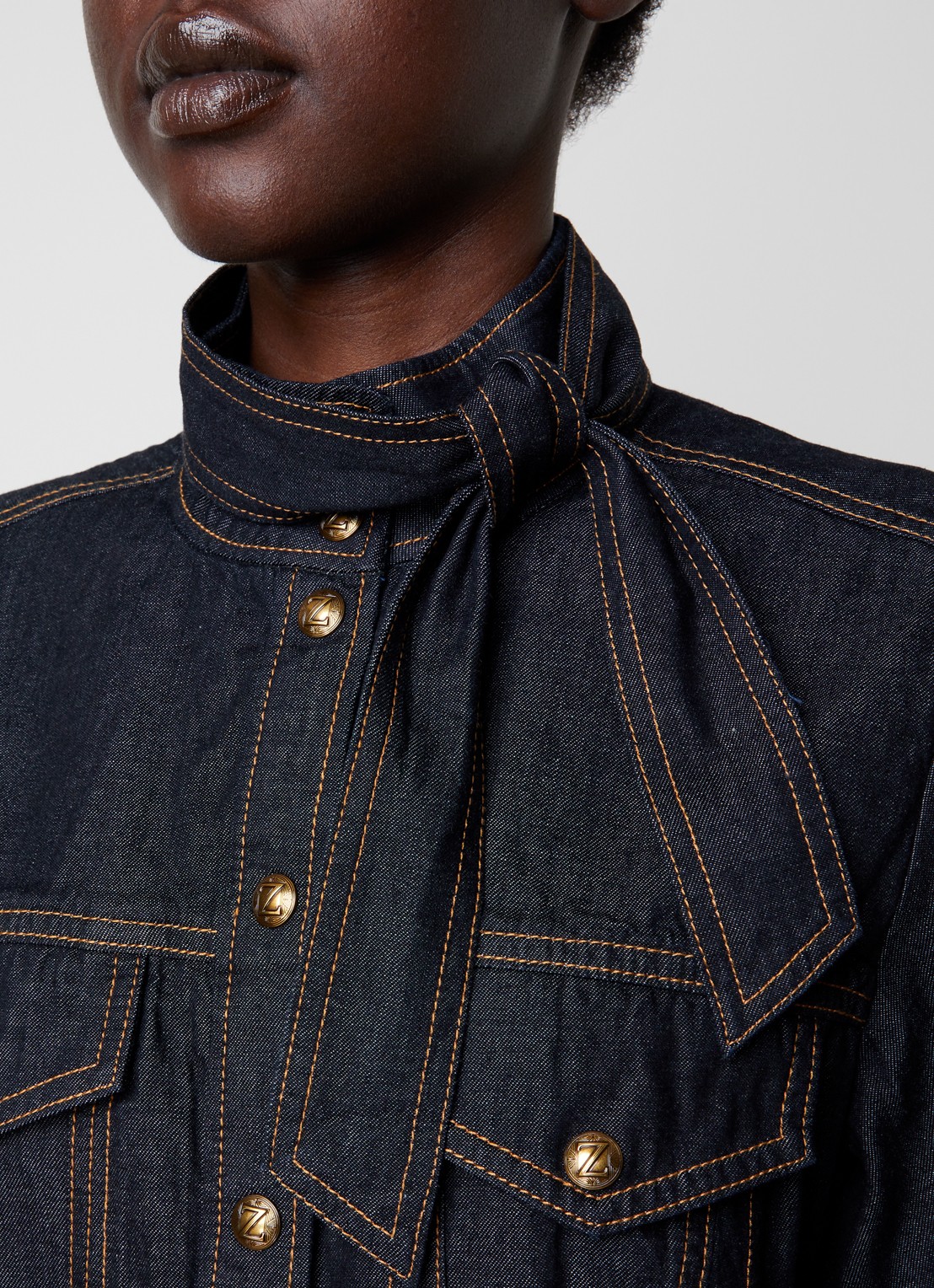 Zimmermann Blouse van denim met sjaalkraag - detail 3 blauw
