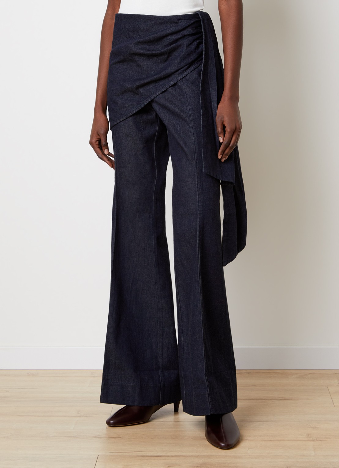Zimmermann High waist flared jeans met donkere wassing - detail 4 indigo