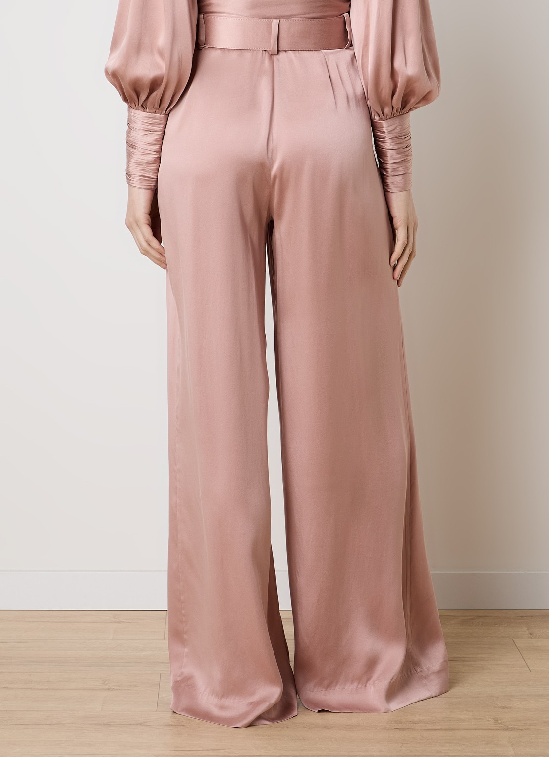 Zimmermann High waist wide fit pantalon van zijde met ceintuur - achterkant oudroze