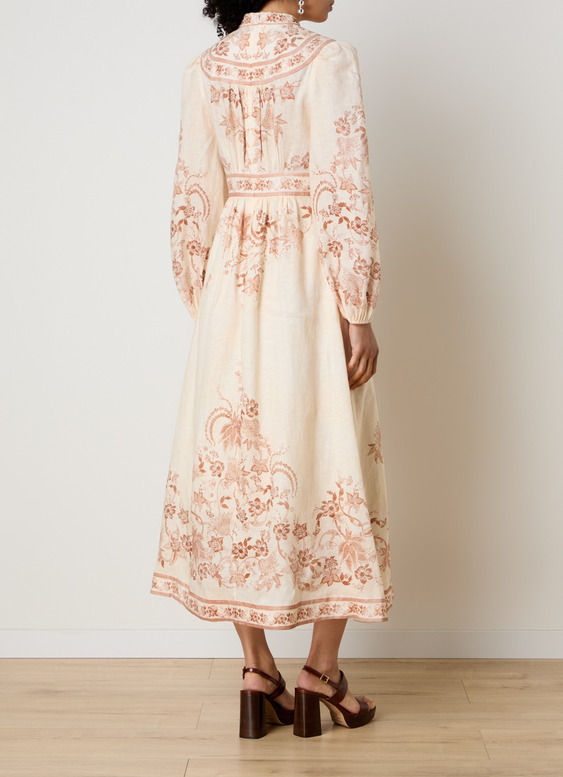 Zimmermann Indra midi blousejurk van linnen met bloemenprint - achterkant 5 beige