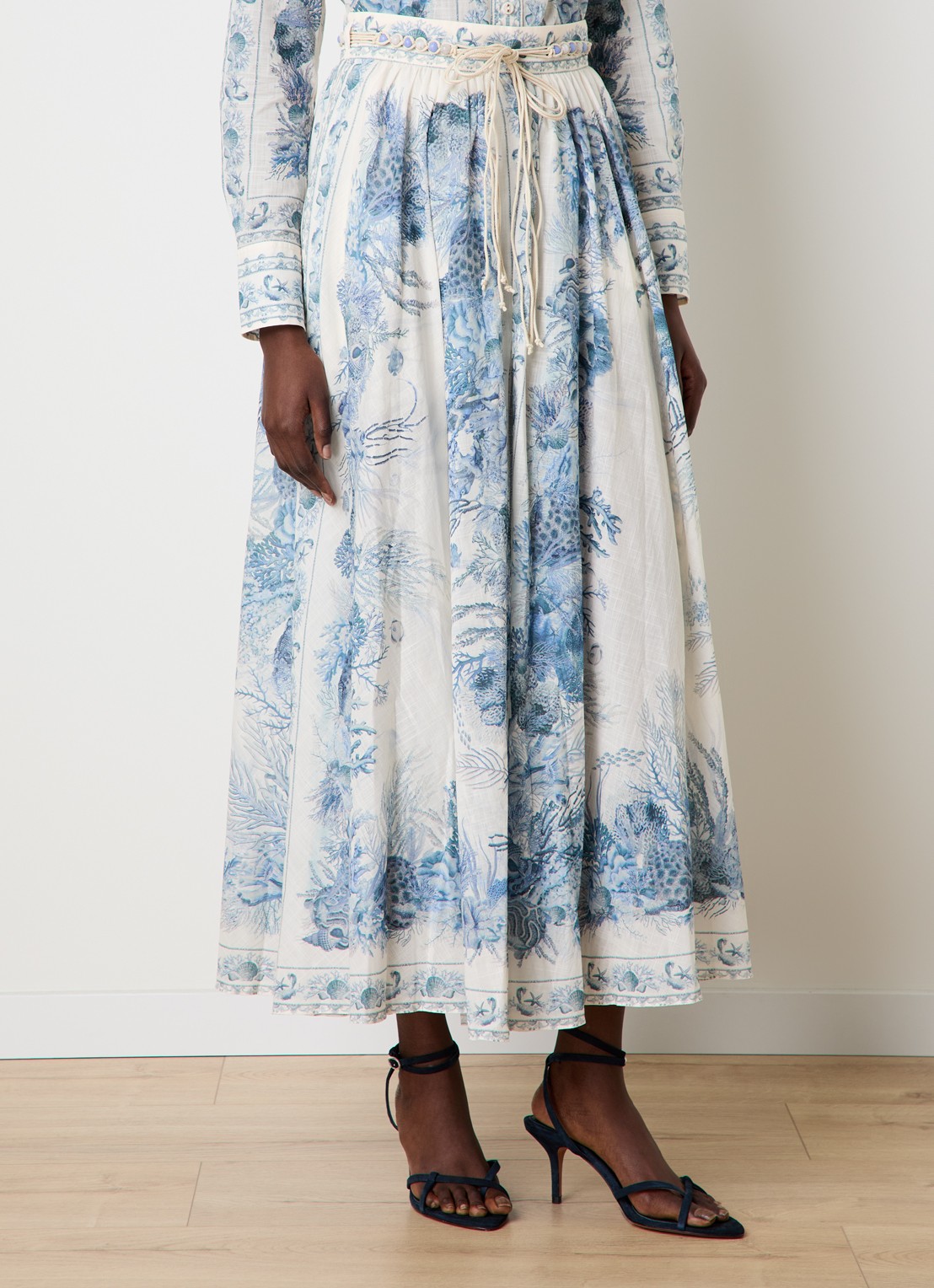 Zimmermann Wanderlust maxi A-lijn rok met strikceintuur en print - detail 4 staalblauw