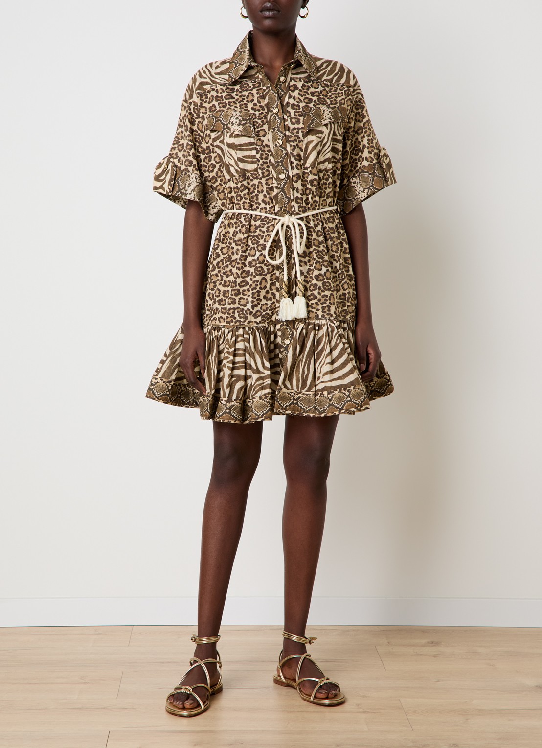 Zimmermann Wanderlust mini blousejurk met dierenprint en strikceintuur - voorkant 2 camel
