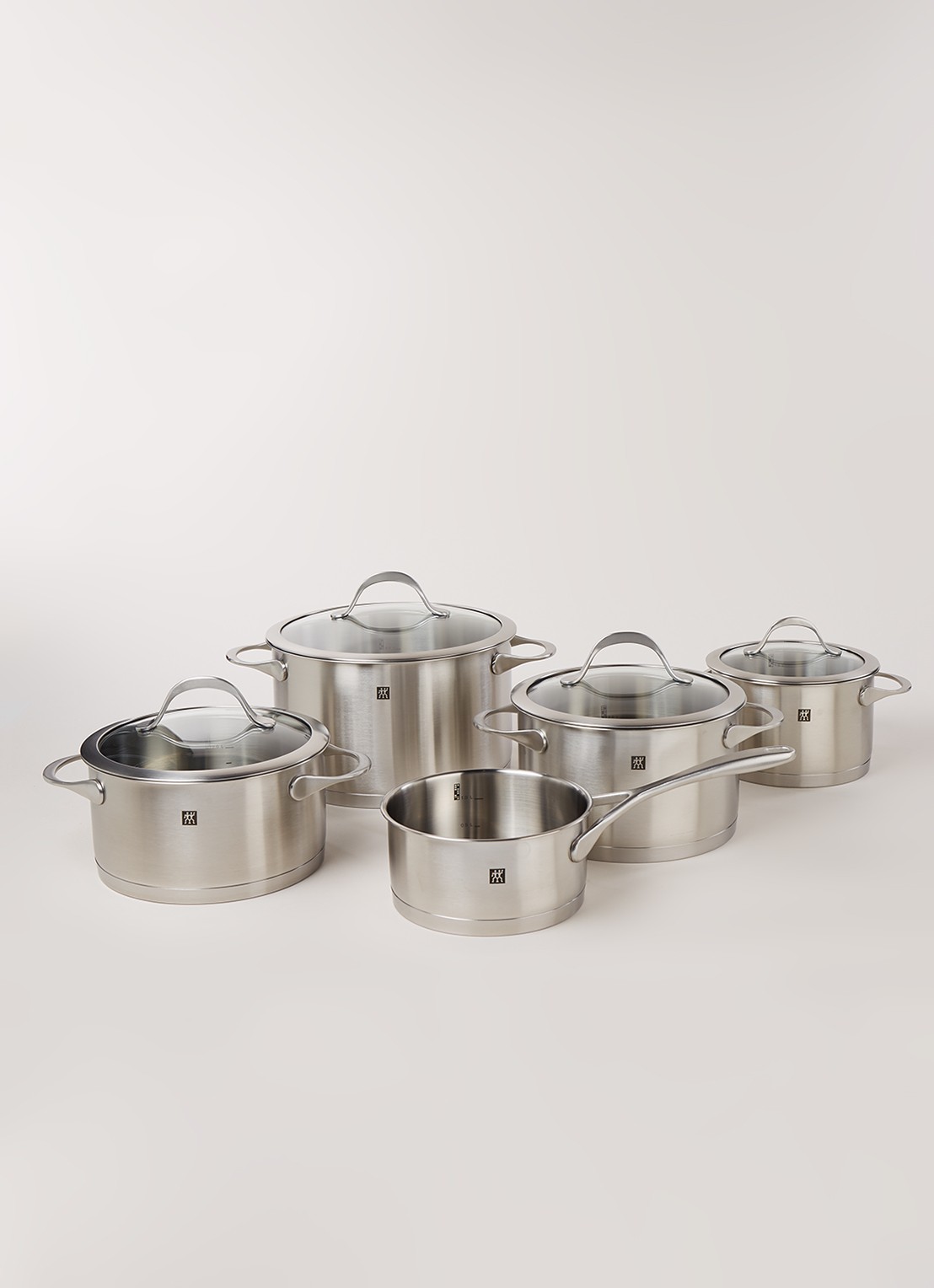 Zwilling Essence pannenset 5-delig - voorkant 2 zilver