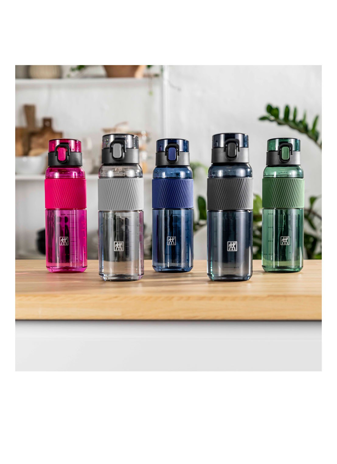 Zwilling Waterfles met verwijderbaar fruitzeefje 68 cl - voorkant 2 zwart